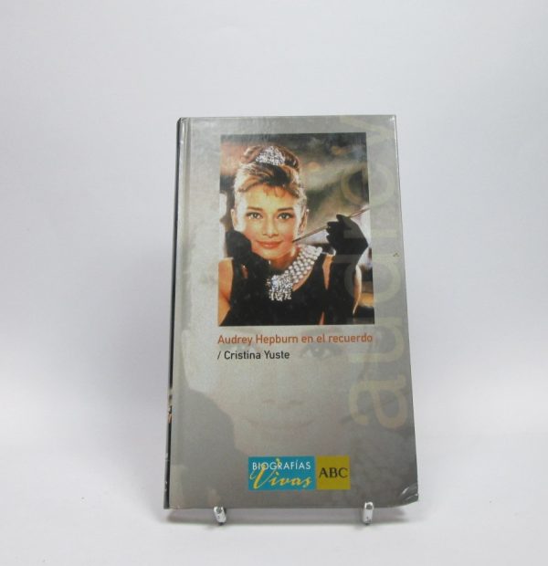 8130205001020_audrey-hepburn-en-el-recuerdo_front-6.jpg Audrey hepburn en el recuerdo