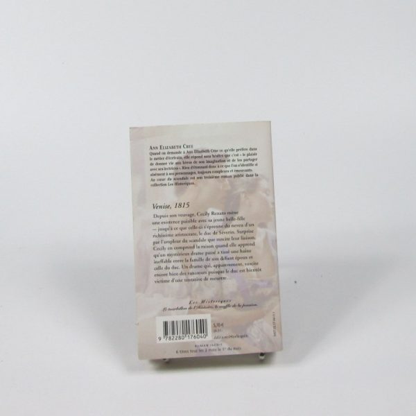 9782280176040_au-coeur-du-scandale_back-2.jpg Au coeur du scandale