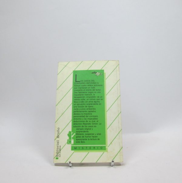 9788421610015_los-casos-del-omisario-antonino_back-2.jpg Los casos del omisario antonino
