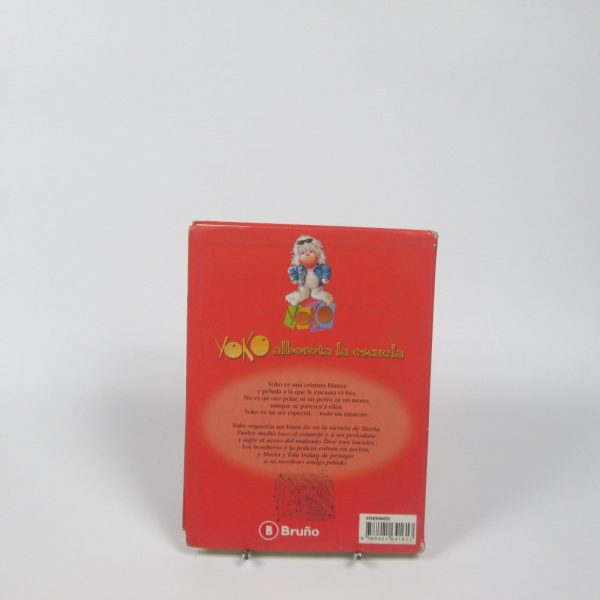 Yoko alborota la escuela