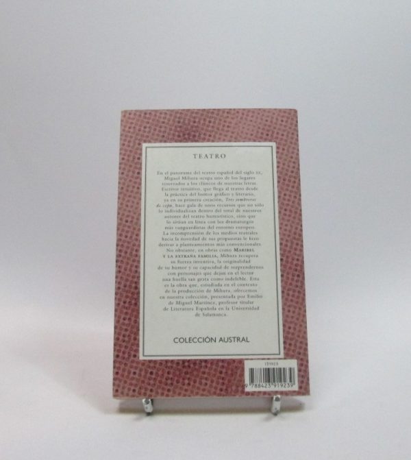 Maribel y la extraña familia