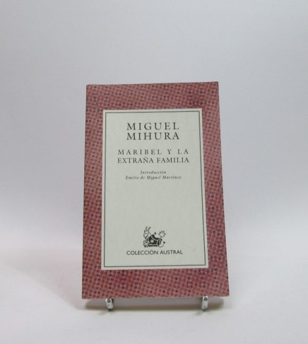 Maribel y la extraña familia