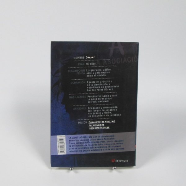 La pálida luz de las tinieblas