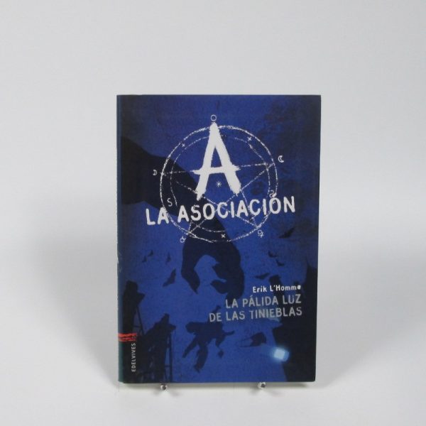 La pálida luz de las tinieblas