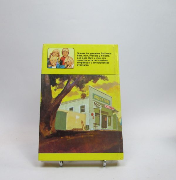 Los gemelos en una aventura en el campo