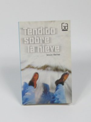 Tendido sobre la nieve