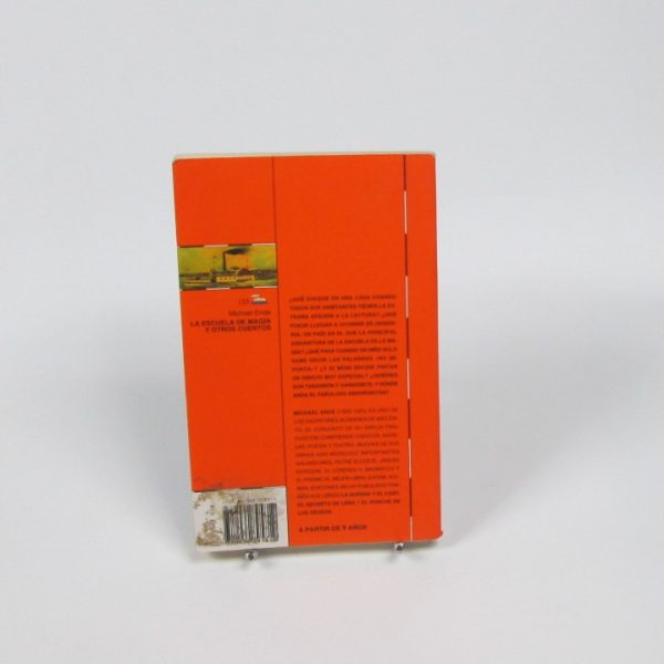 9788434895812_la-escuela-de-magia-y-otros-cuentos_back-4.jpg La escuela de magia y otros cuentos