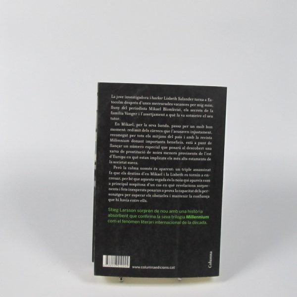 La noia que somiava un llumí i un bidó de gasolina