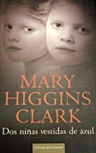 Dos niñas vestidas de azul