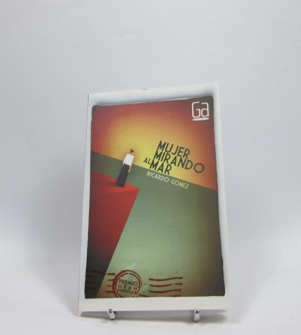 Mujer mirando al mar