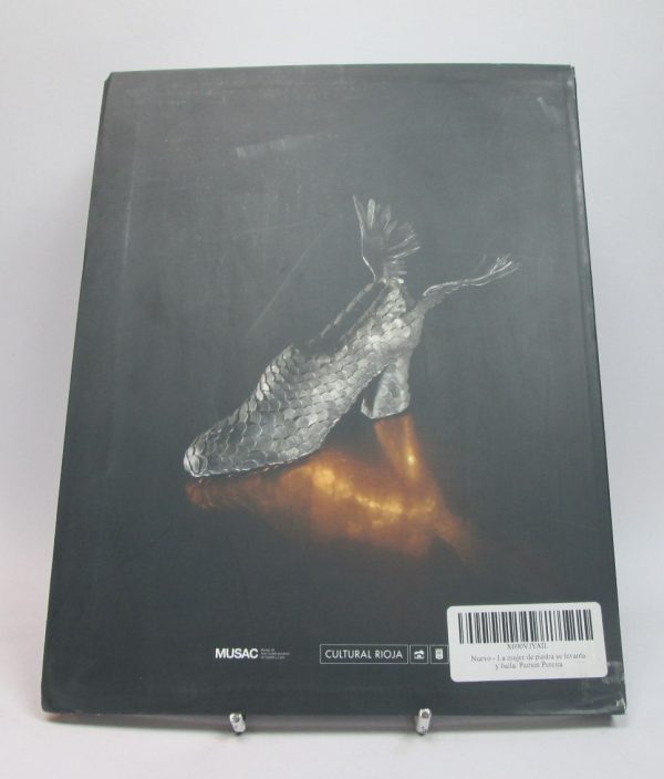 Pamen pereira. la mujer de piedra se levanta y baila