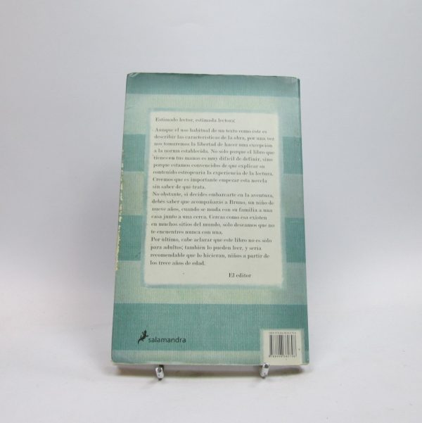 El niño con el pijama de rayas