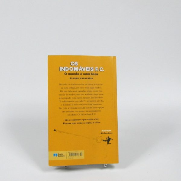 9789720729613_os-indomaveis-f-c_back-2.jpg Os indomáveis f. c.